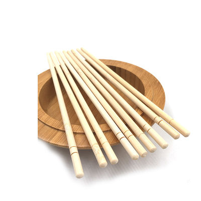 Des baguettes en bambou ronds de couleur naturelle de qualité A