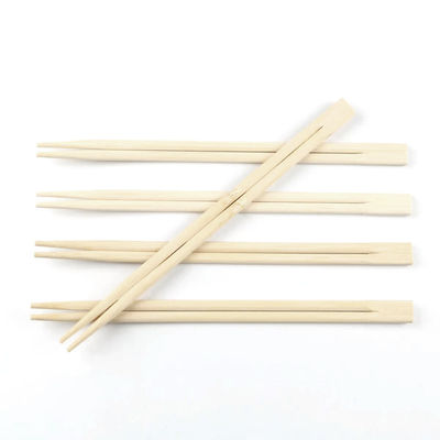 Restaurants à emporter Sushi japonais Bâtons à manger Enveloppé dans du papier