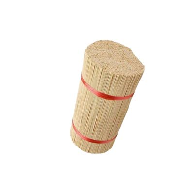 Des bâtons en bambou brut sur mesure biodégradables et non toxiques pour les brûlures propres