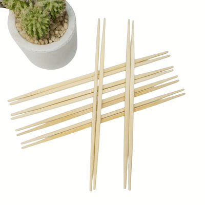 Des baguettes de bambou jetables Rikyu Sushi en couleur naturelle pour l'occasion de BBQ