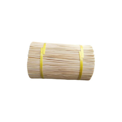 L'encens indien est vendu en boucles de bambou. Matériau de première qualité pour fabriquer des Agarbatti de 1,3 mm de diamètre.