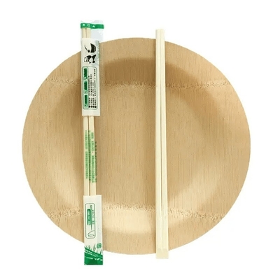Des baguettes jetables en bambou écologiques, parfaites pour la remise des diplômes.
